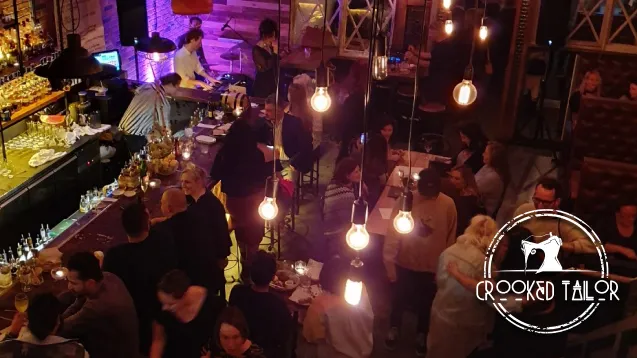 Crooked Tailor - Detail 3